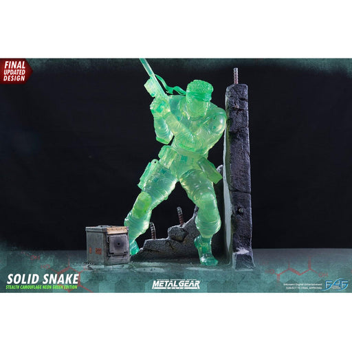 immagine-1-first-4-figures-metal-gear-solid-statua-solid-snake-stealth-camouflage-neon-green-edition-44-cm-ean-5060316621226 (7838823121143)